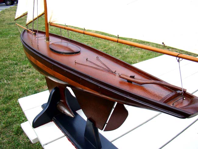 A large NANTUCKET sloop pond boat — image 2